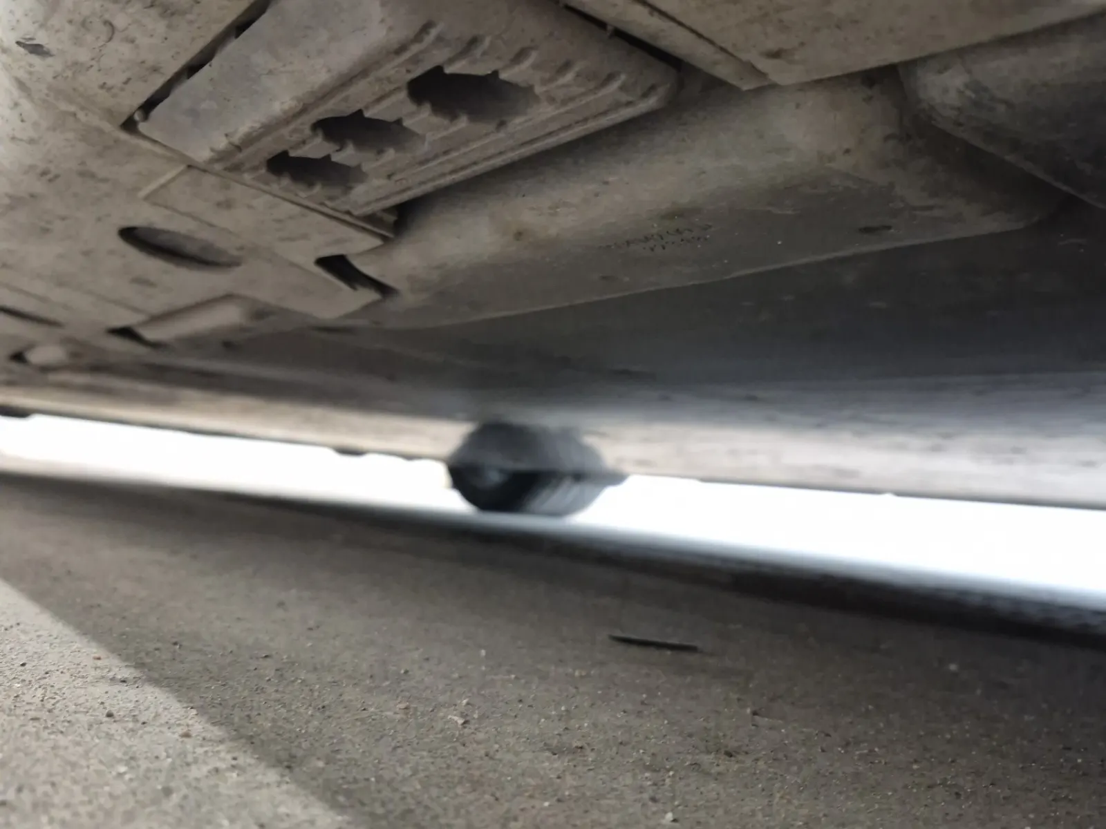 Undercarriage - Passenger Photo