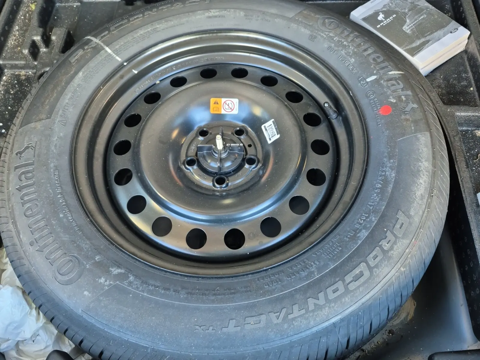 Spare Tire & Wheel Photo