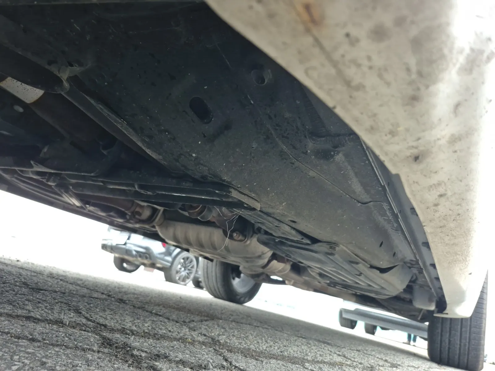 Undercarriage - Driver Photo