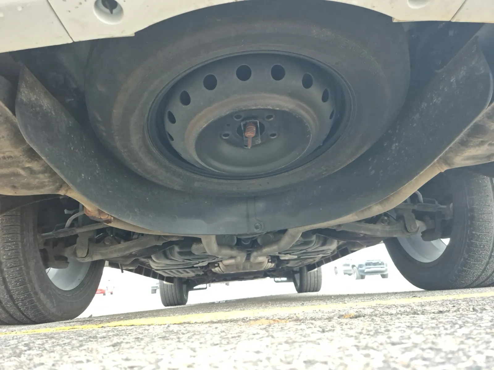 Undercarriage - Rear Photo