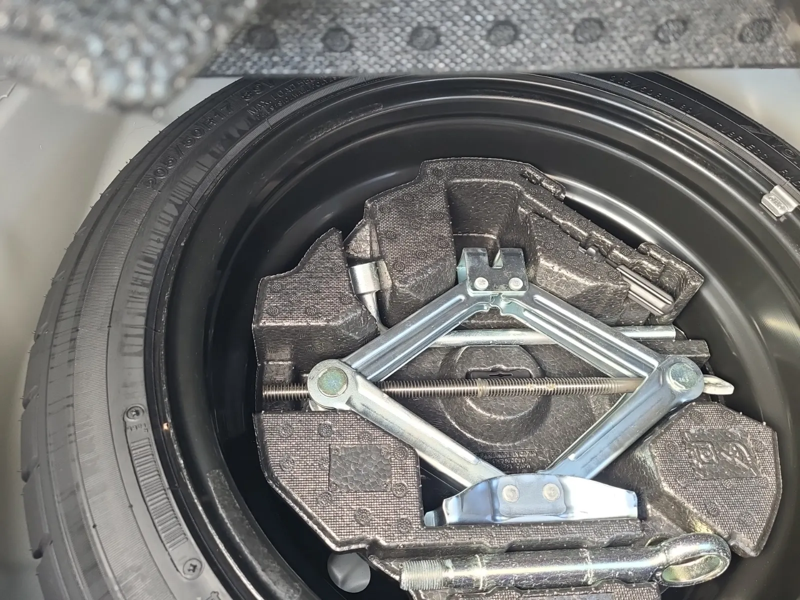 Spare Tire & Wheel Photo