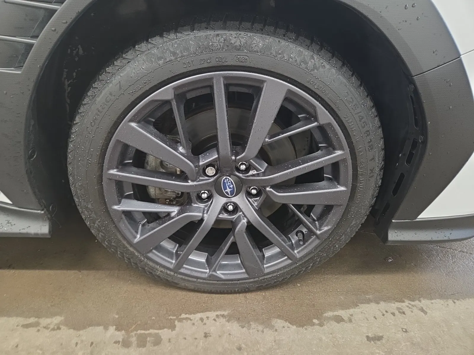 Right Front Wheel/Tire Photo
