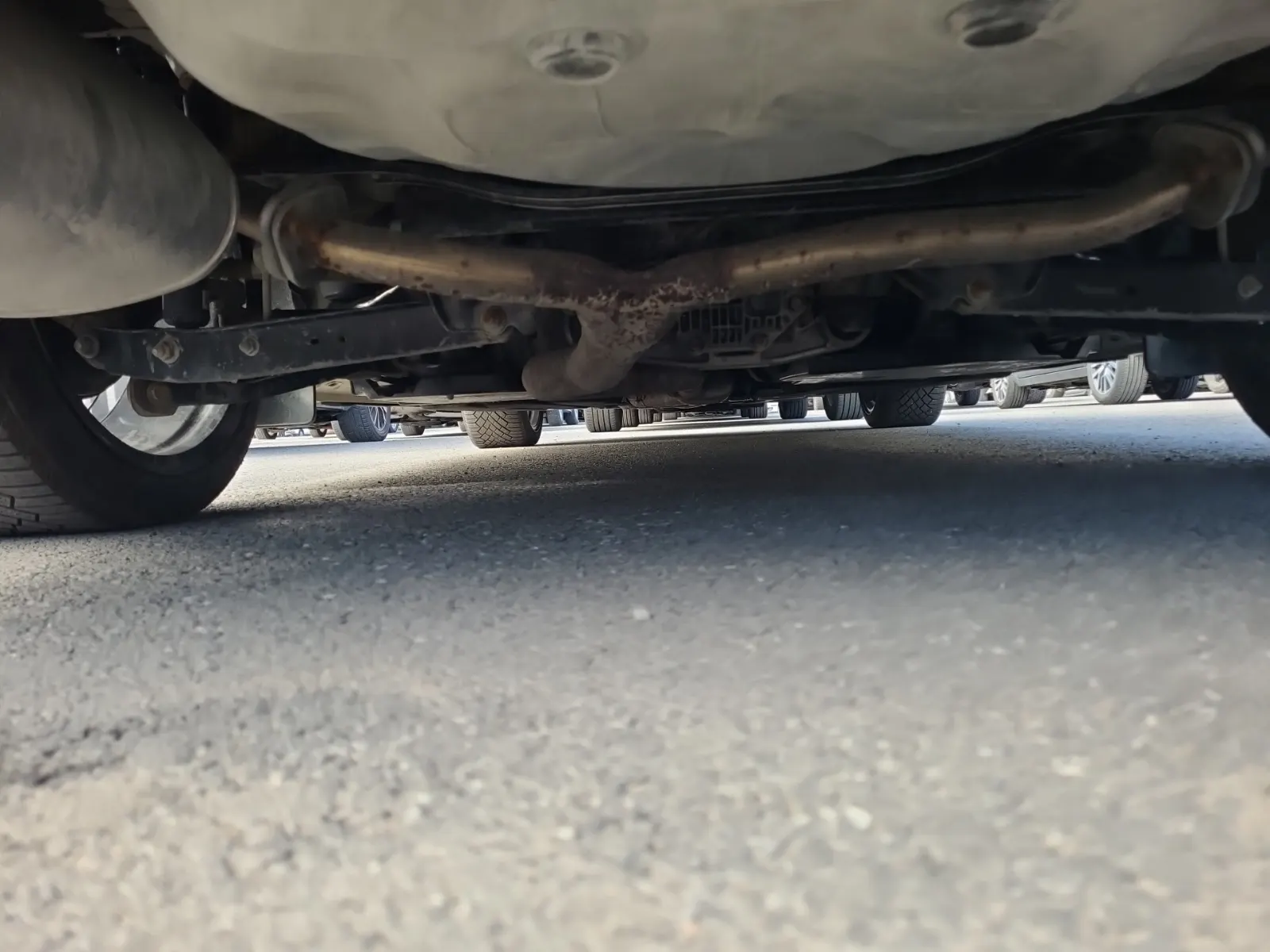 Undercarriage - Rear Photo