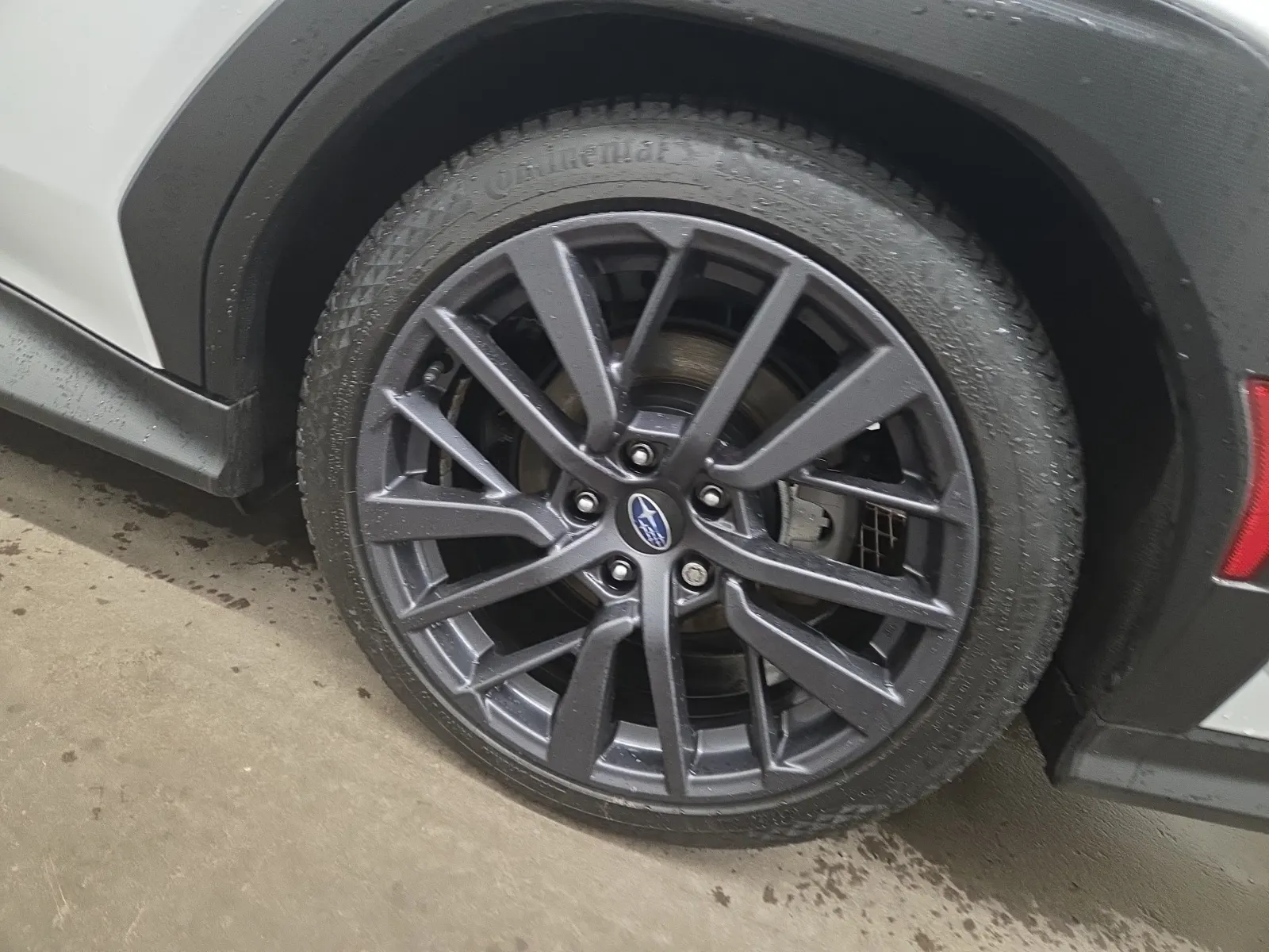 Left Rear Wheel/Tire Photo
