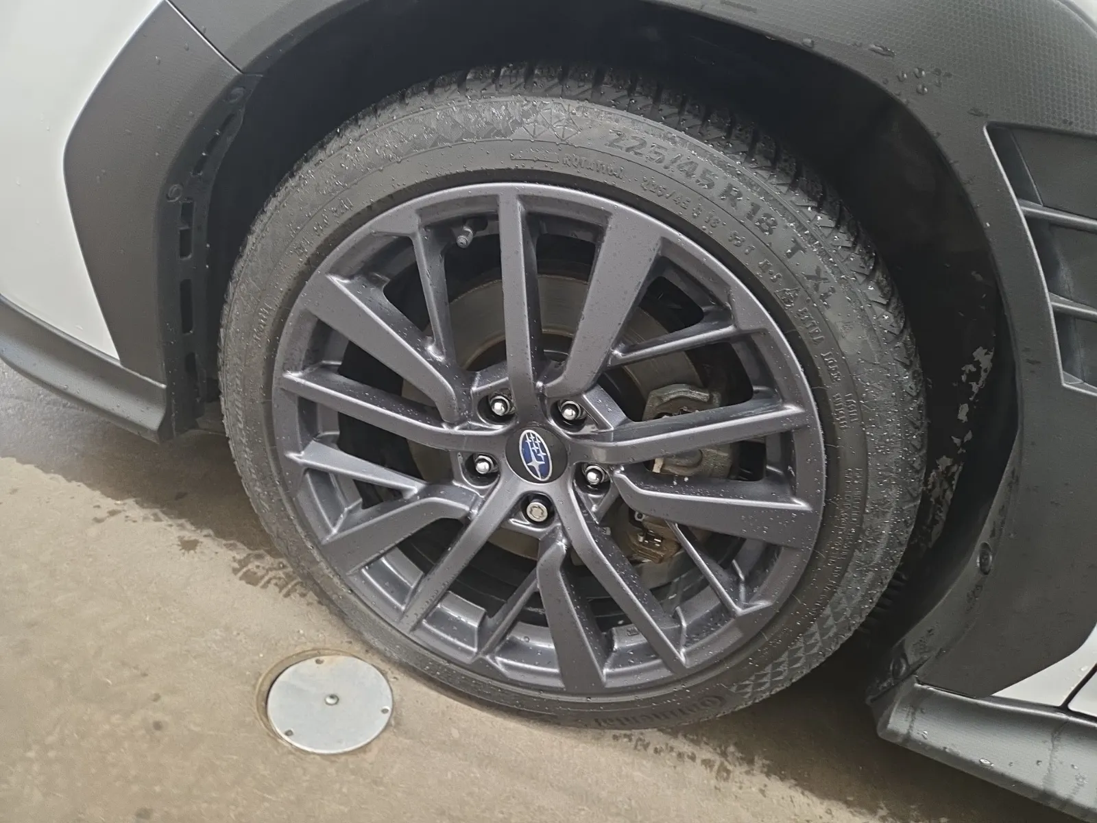 Front driver wheel/tire photo