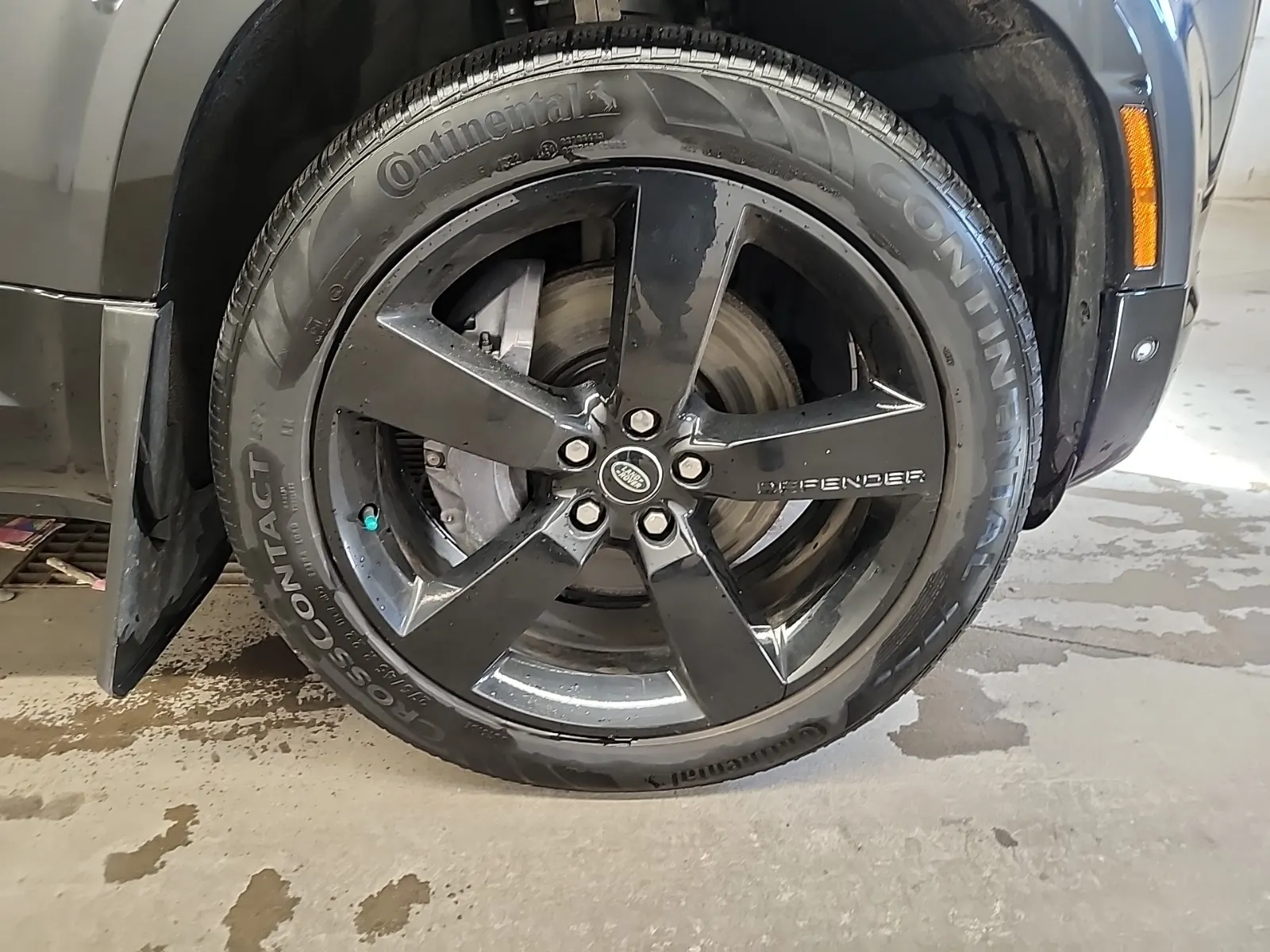 Right Front Wheel/Tire Photo