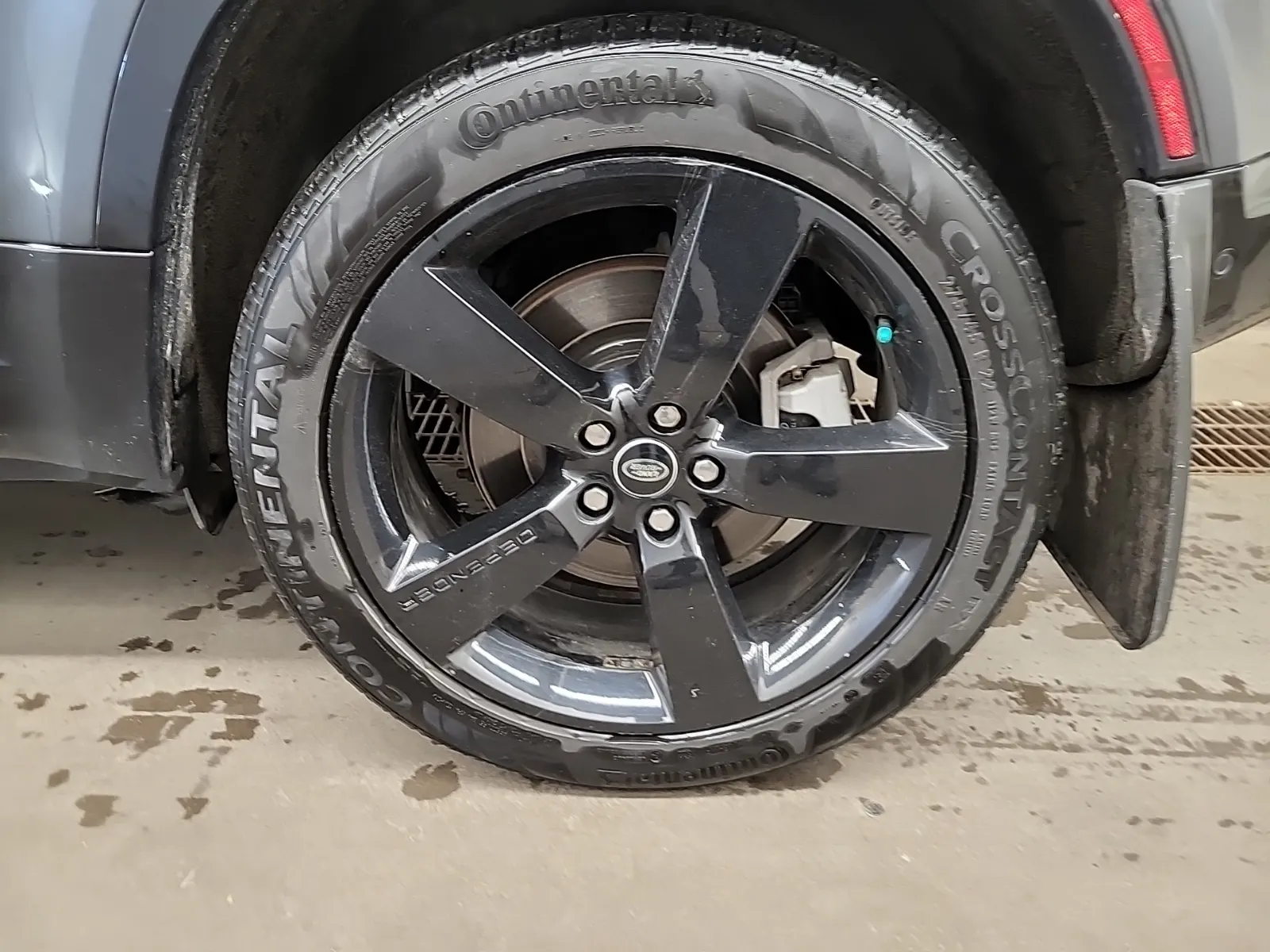 Left Rear Wheel/Tire Photo