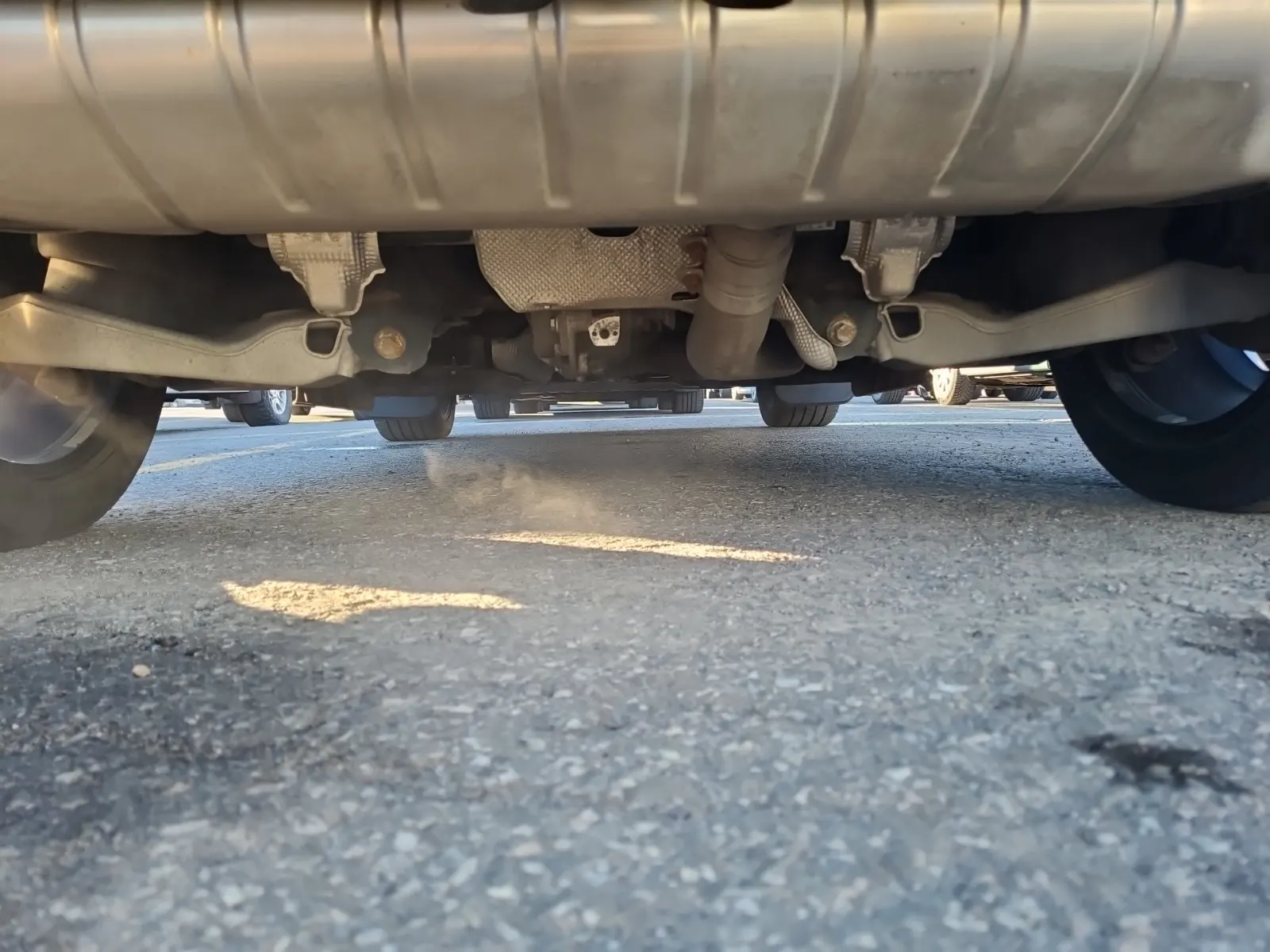 Undercarriage - Rear Photo