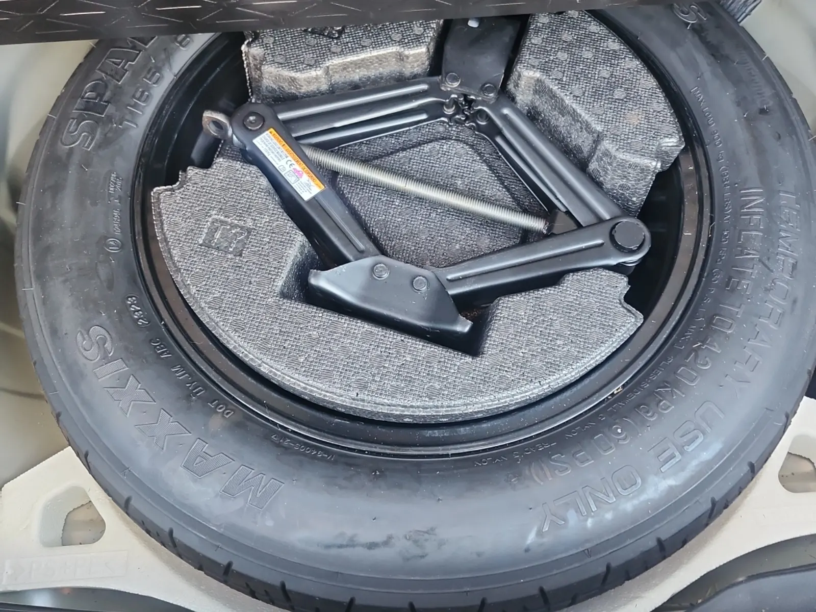 Spare Tire & Wheel Photo