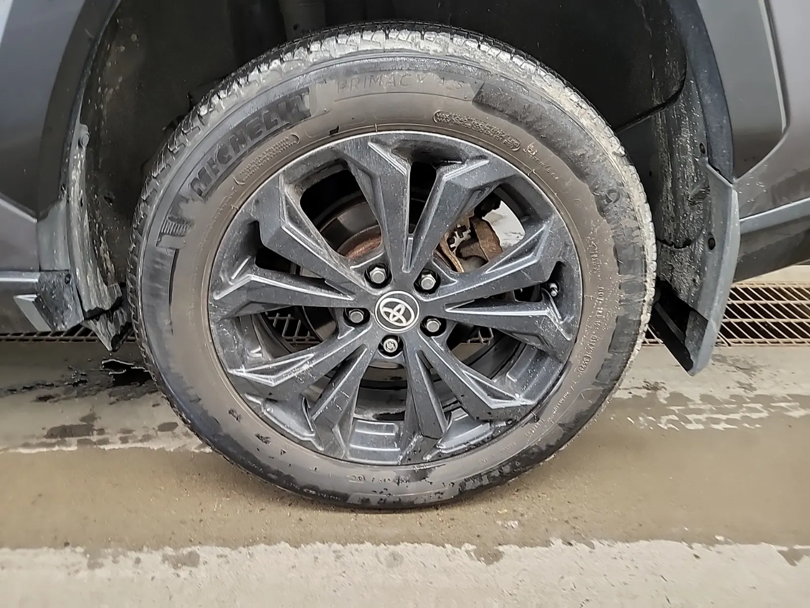 Left Rear Wheel/Tire Photo