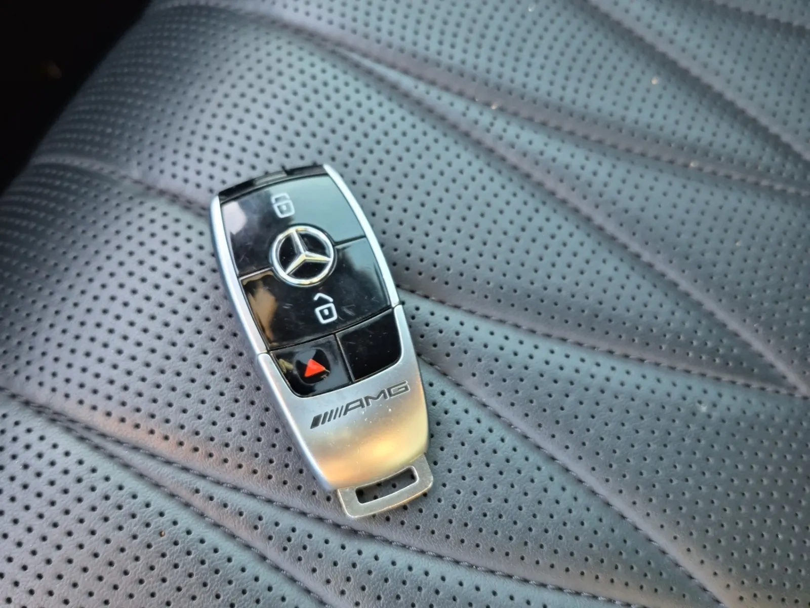 Keys/Fobs/Manual Photo