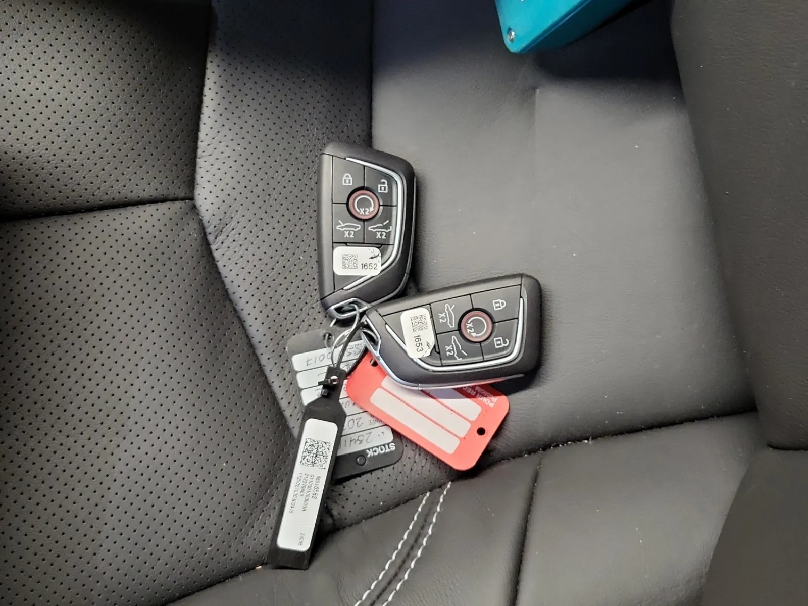Keys/Fobs/Manual Photo