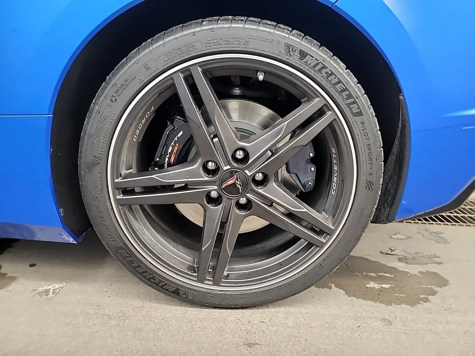 Left Rear Wheel/Tire Photo