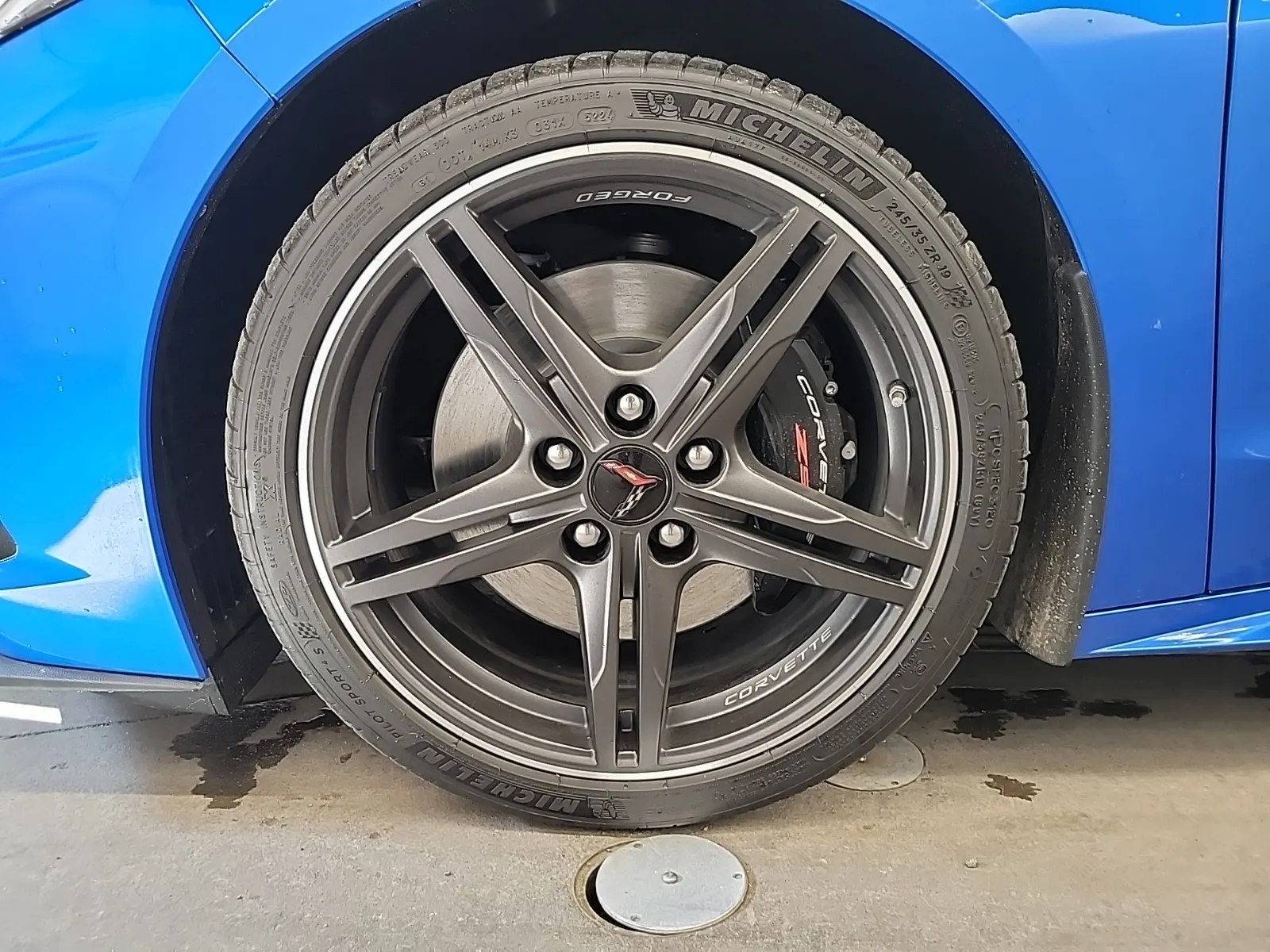 Front driver wheel/tire photo