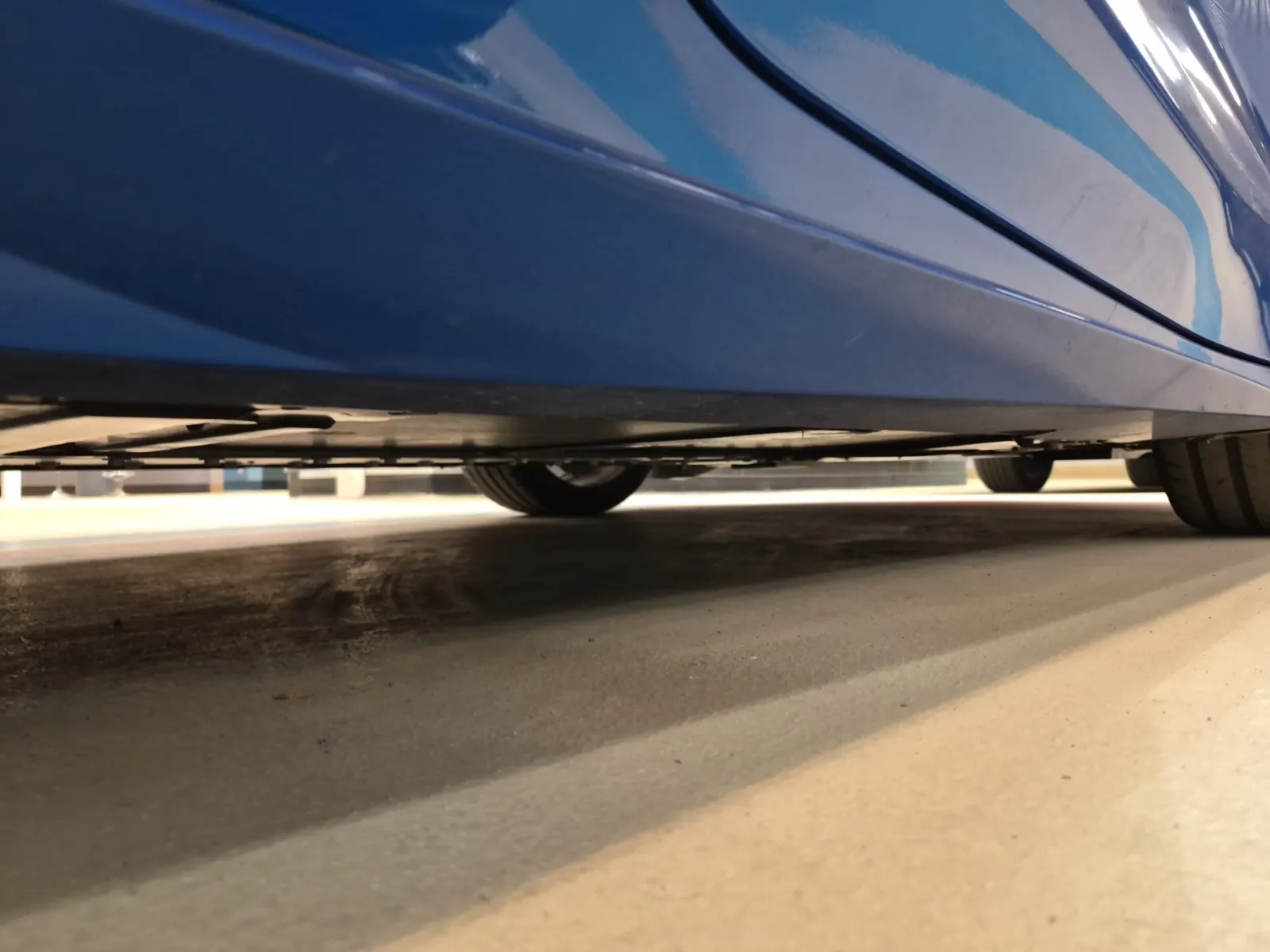 Undercarriage - Passenger Photo