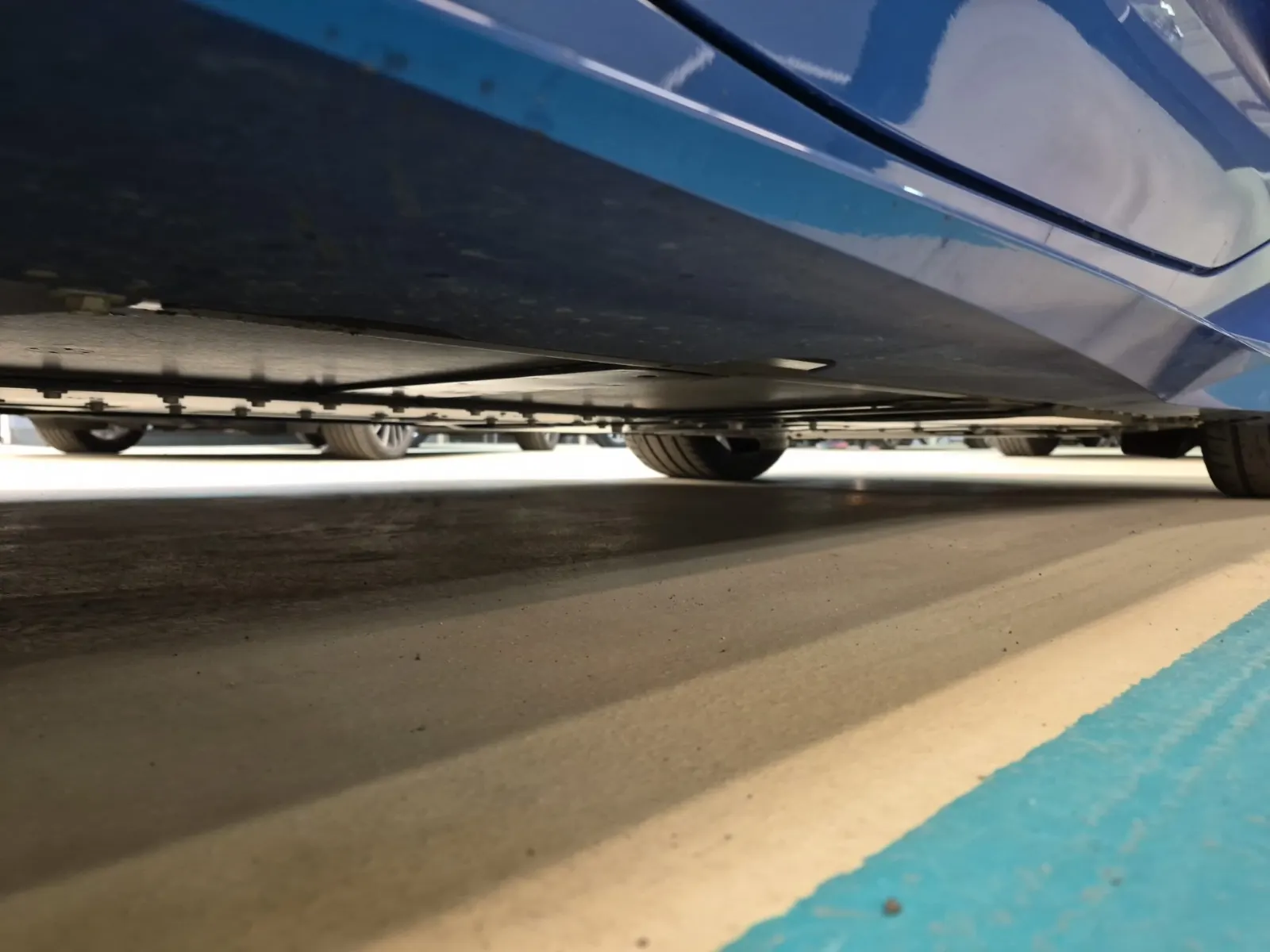 Undercarriage - Driver Photo
