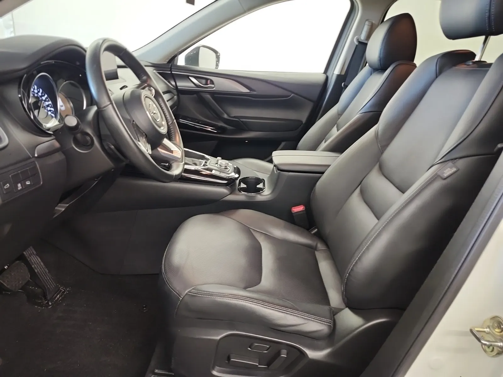 Front Interior Photo