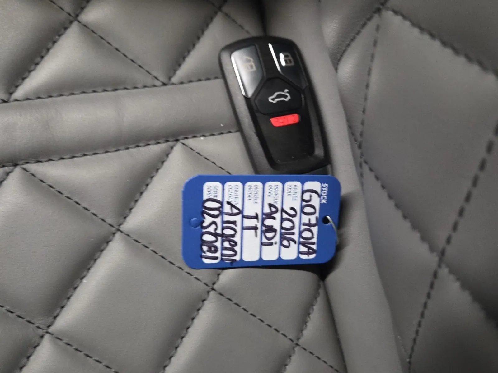 Keys/Fobs/Manual Photo