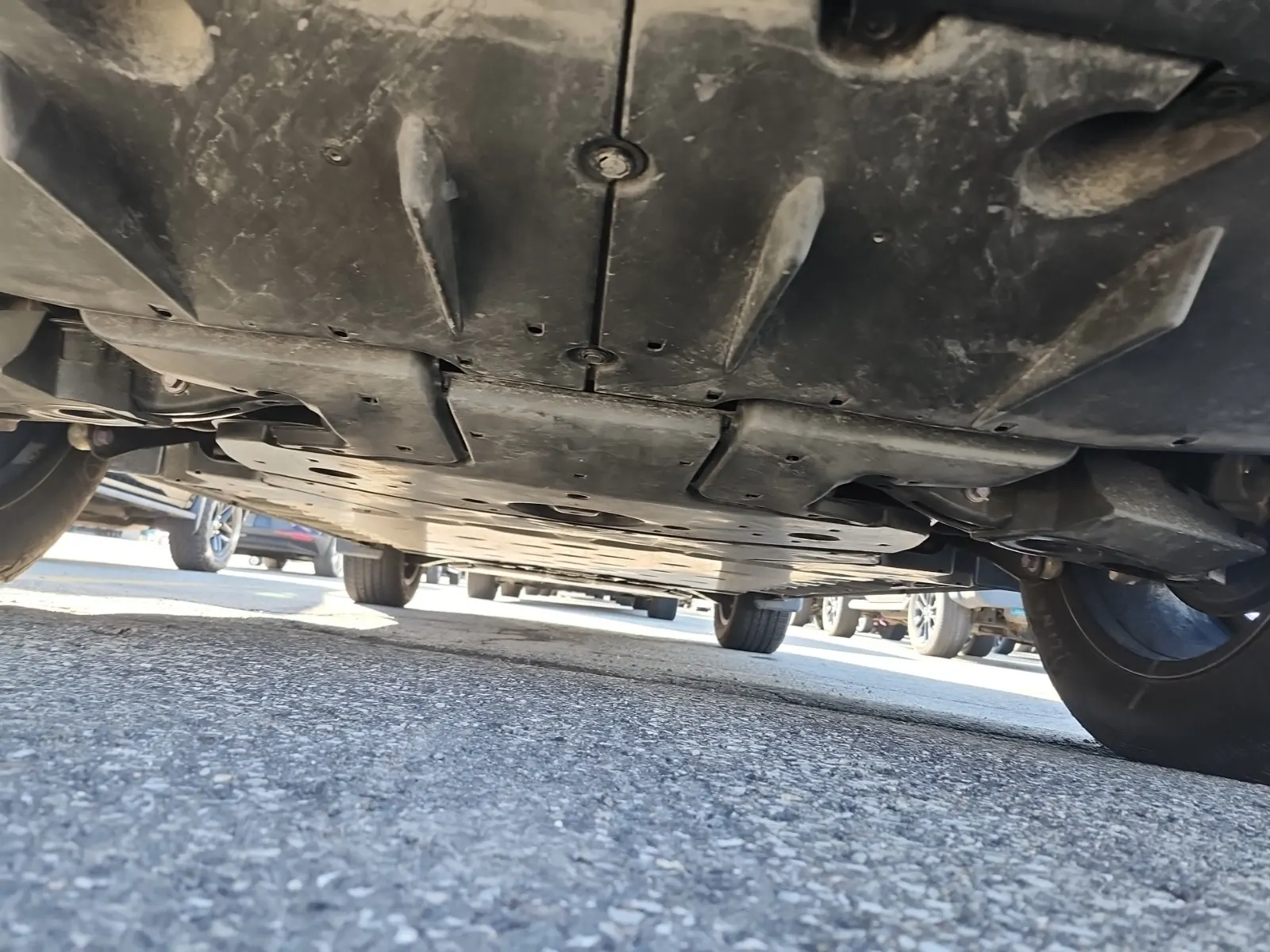 Undercarriage - Rear Photo