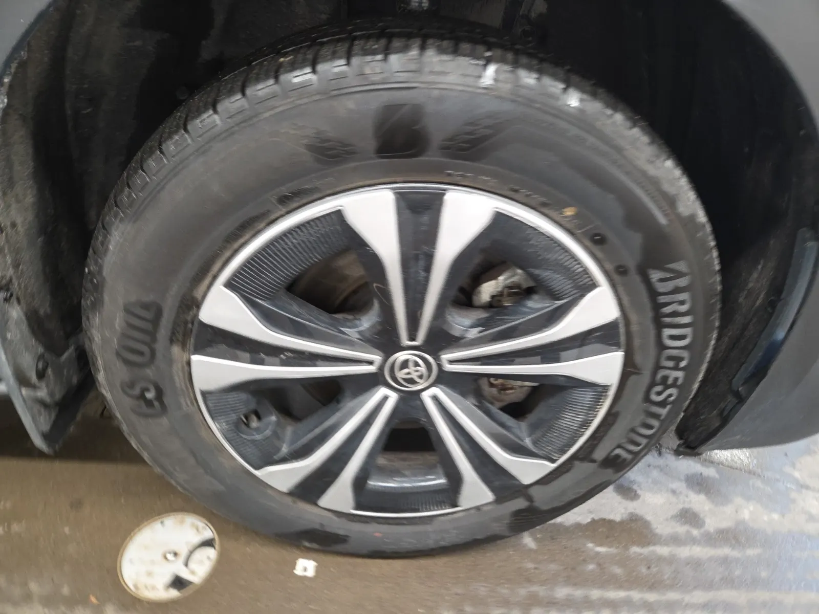 Right Front Wheel/Tire Photo
