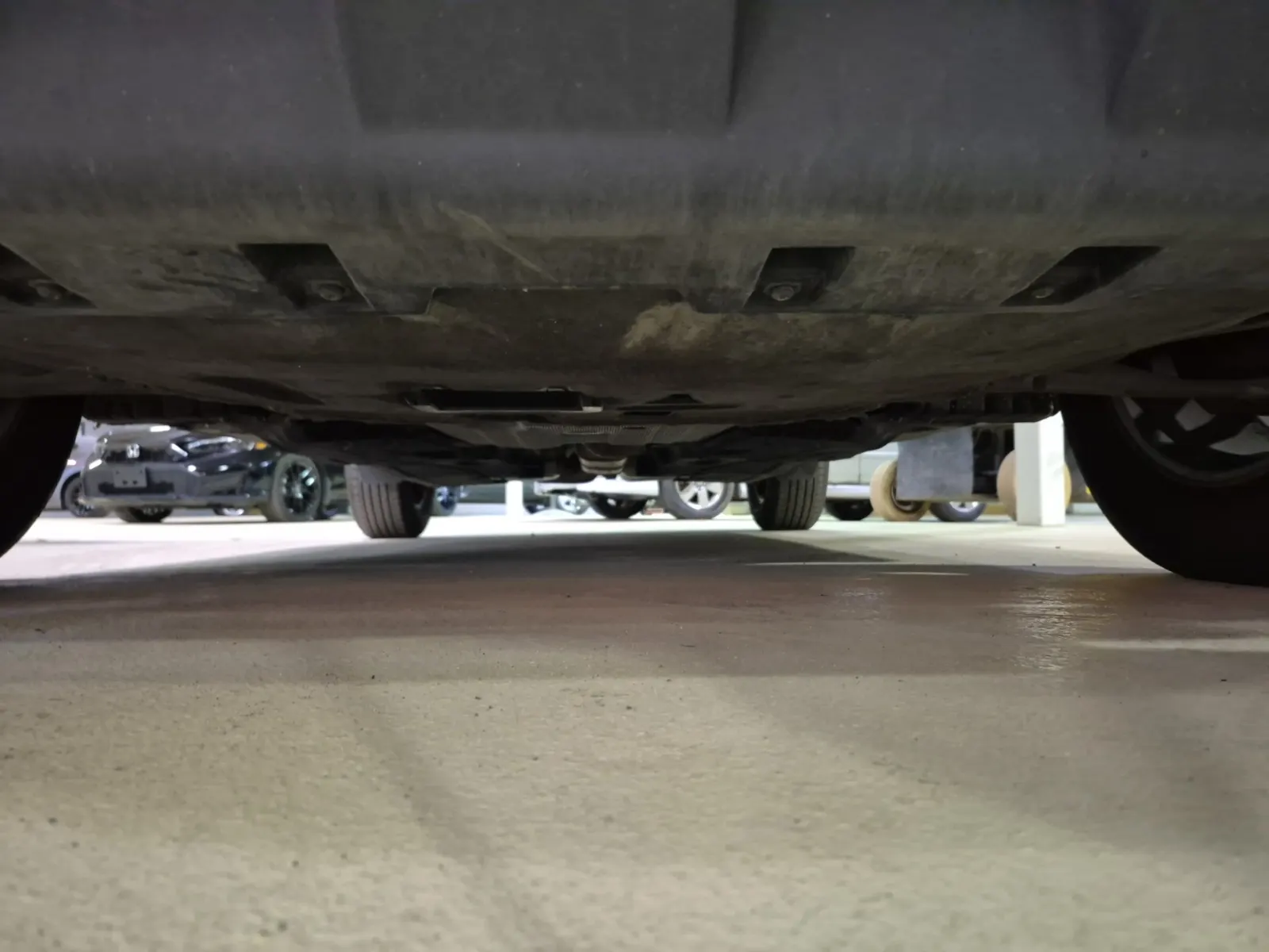 Undercarriage - Front Photo