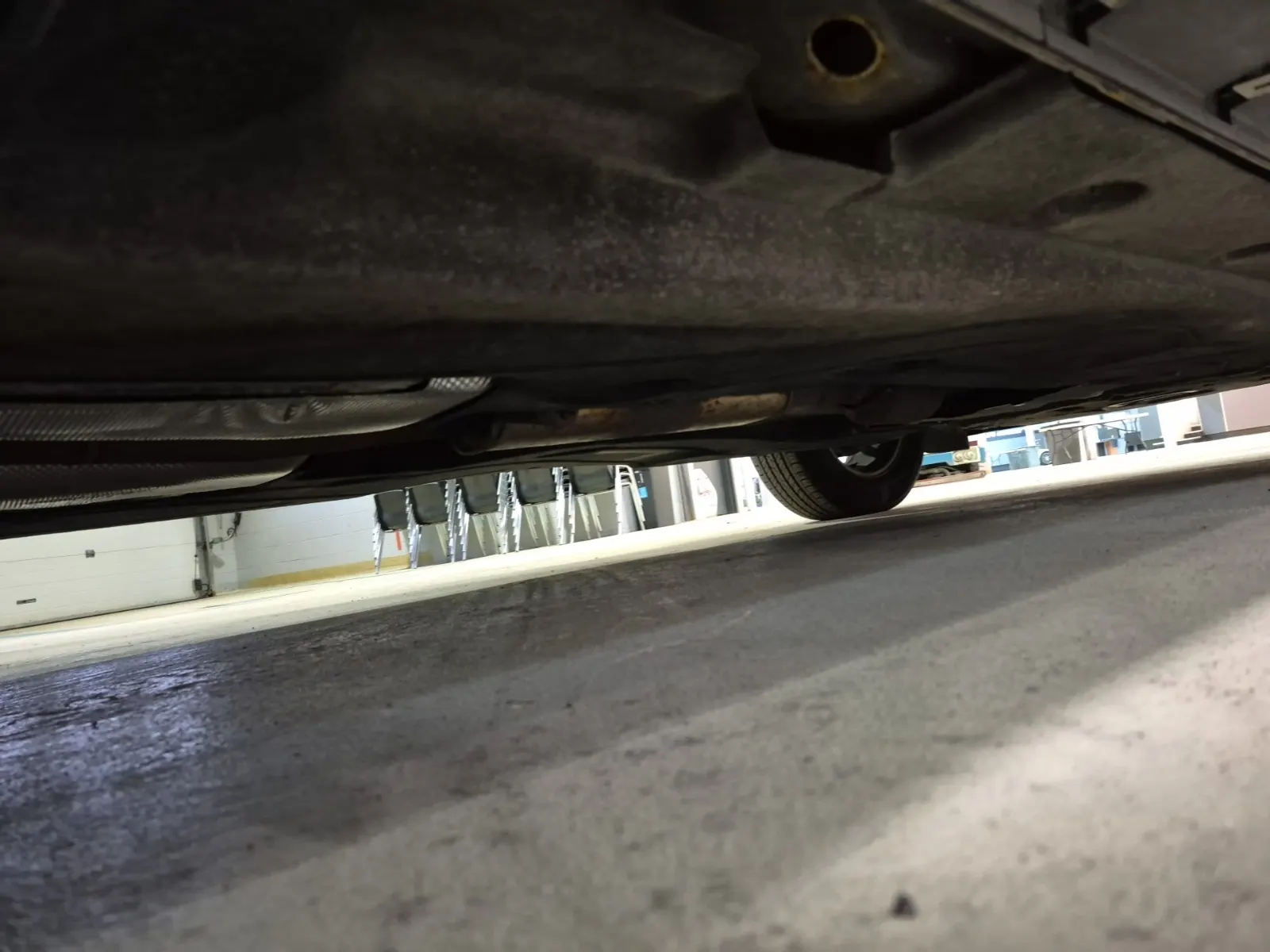 Undercarriage - Passenger Photo