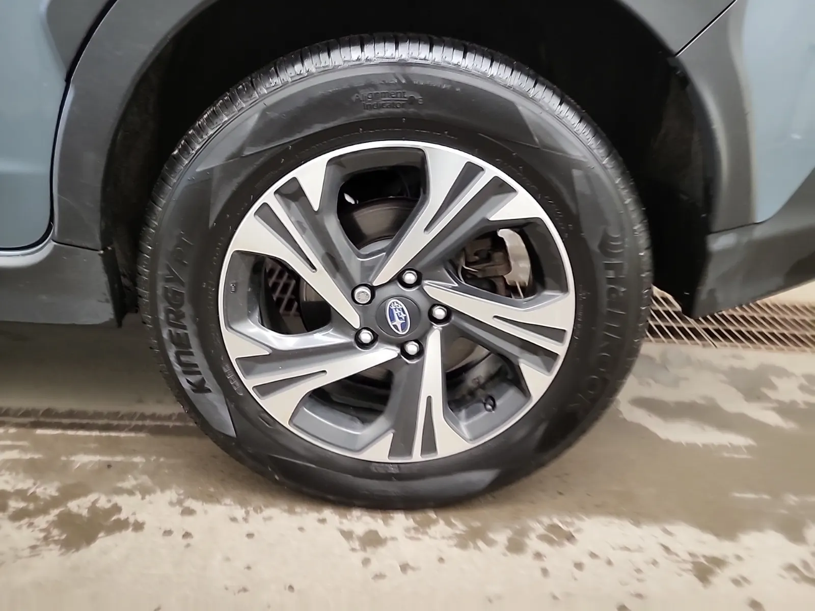Left Rear Wheel/Tire Photo