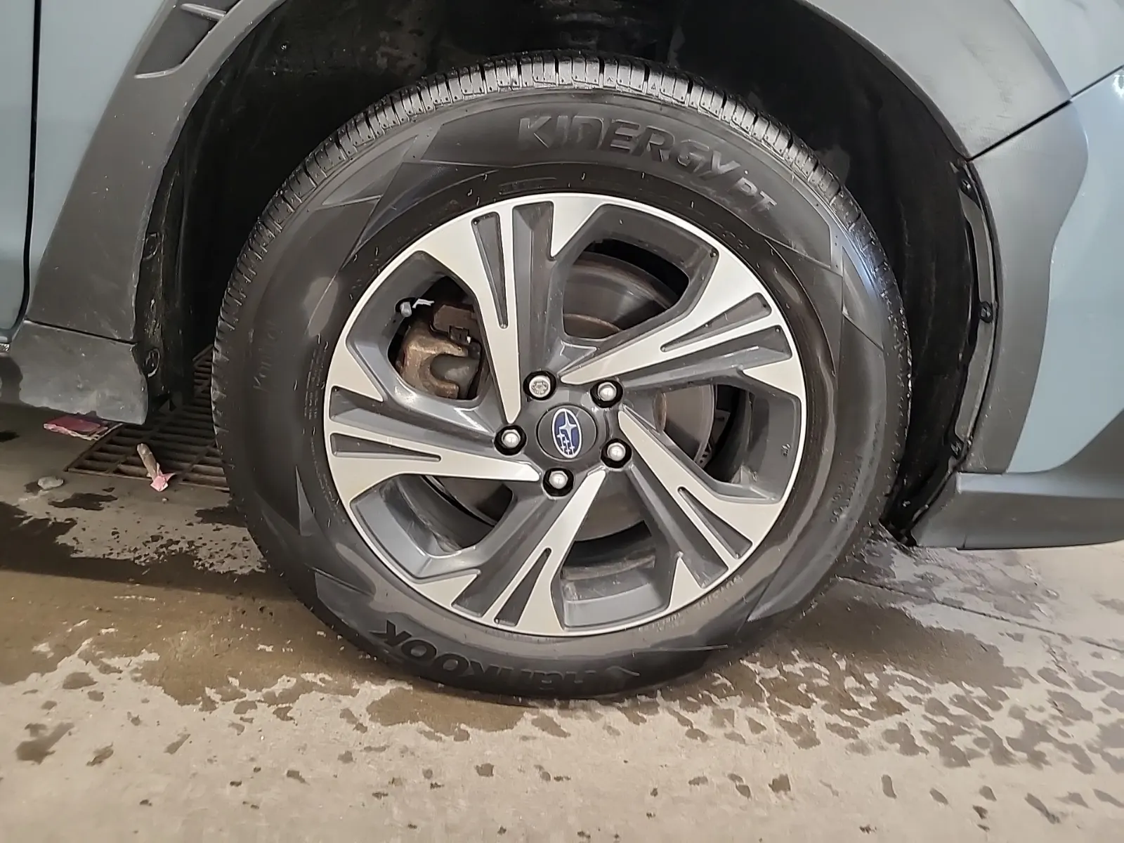Right Front Wheel/Tire Photo