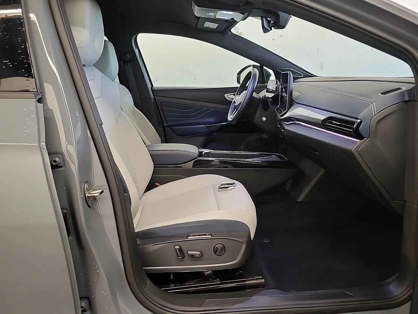 Right Side Interior Photo