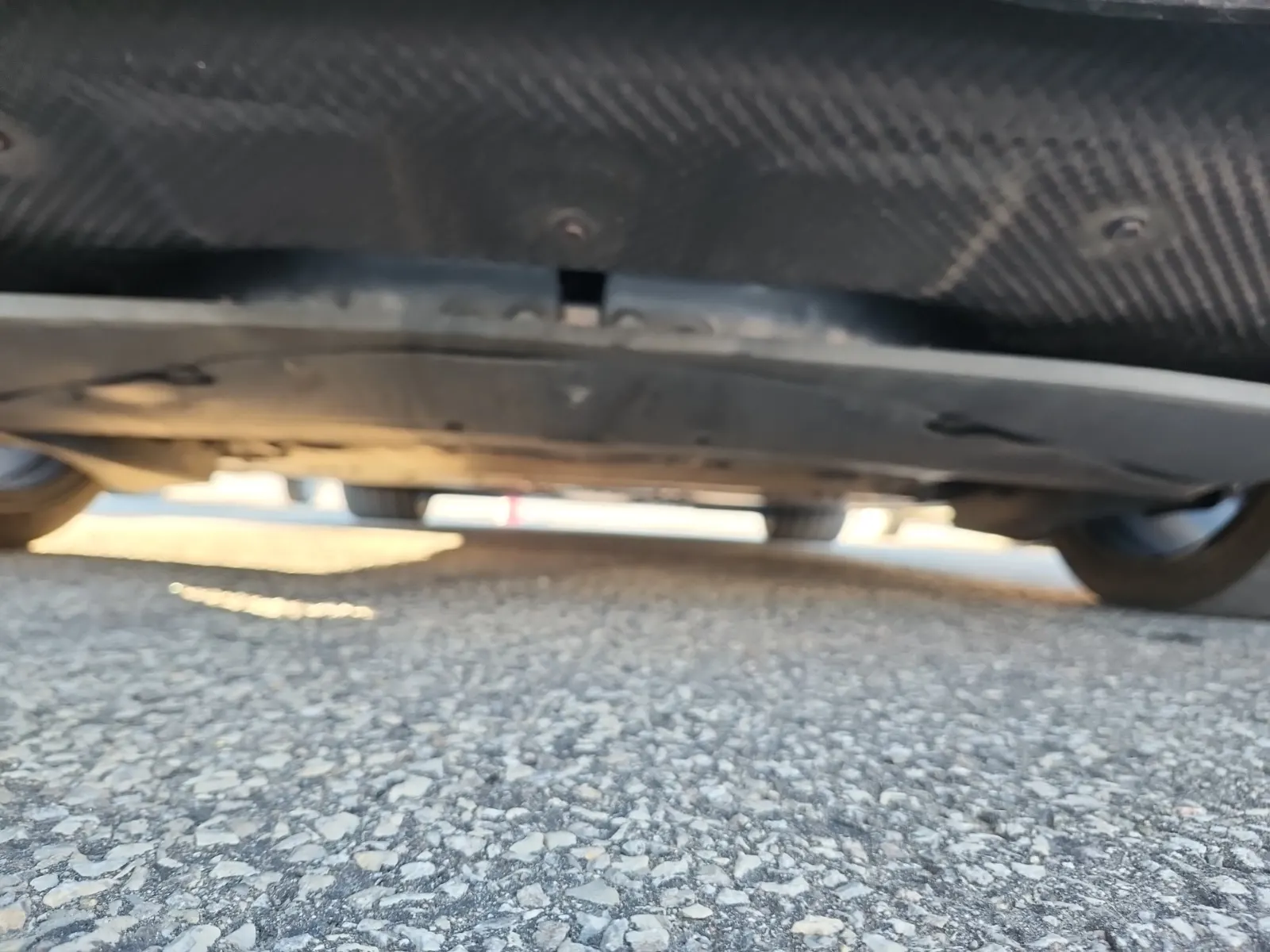 Undercarriage - Rear Photo