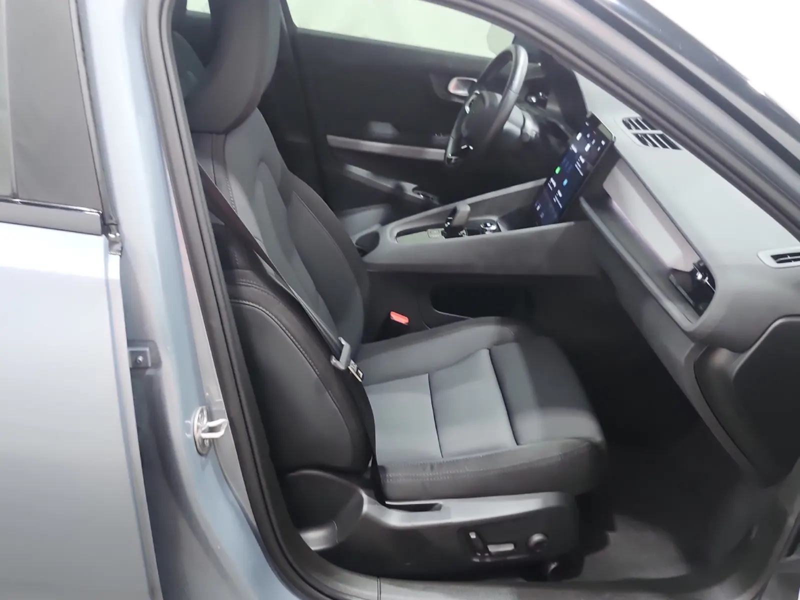 Right Side Interior Photo