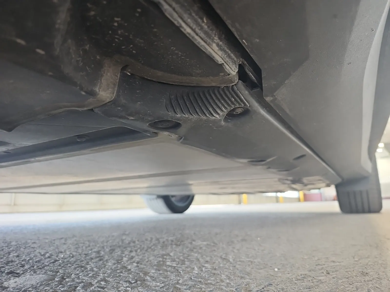 Undercarriage - Driver Photo