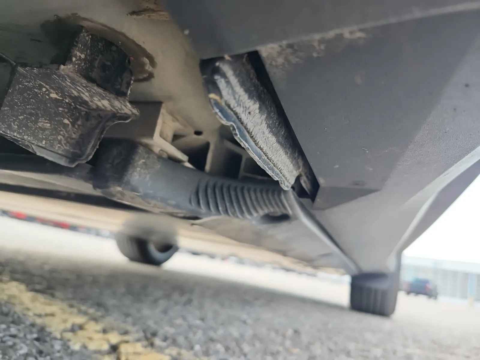 Undercarriage - Driver Photo