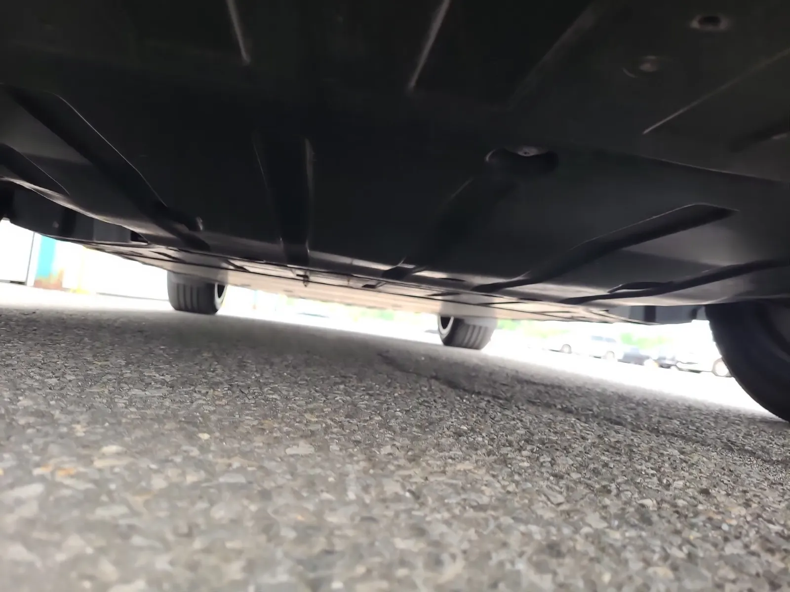 Undercarriage - Front Photo