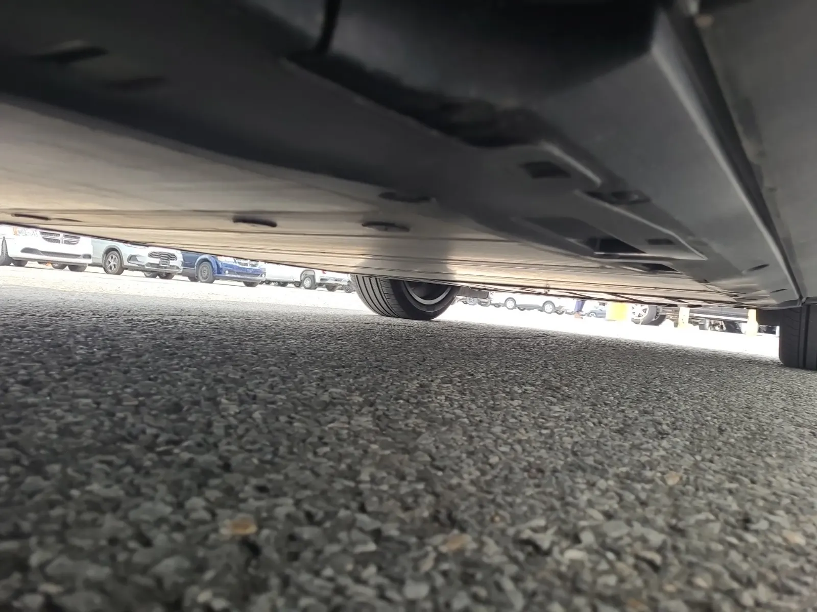 Undercarriage - Passenger Photo