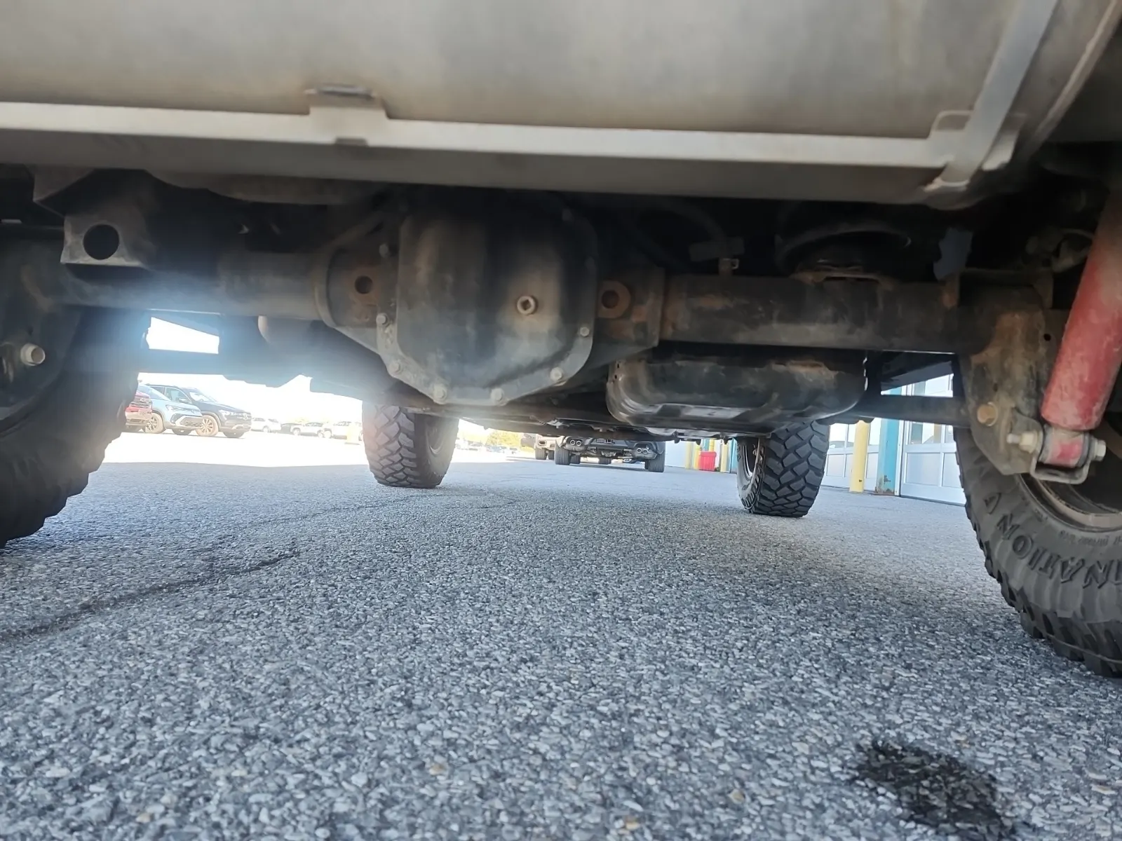 Undercarriage - Rear Photo