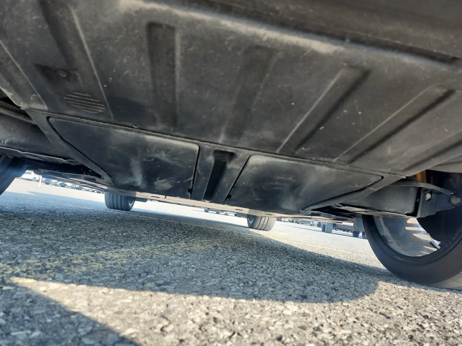 Undercarriage - Rear Photo