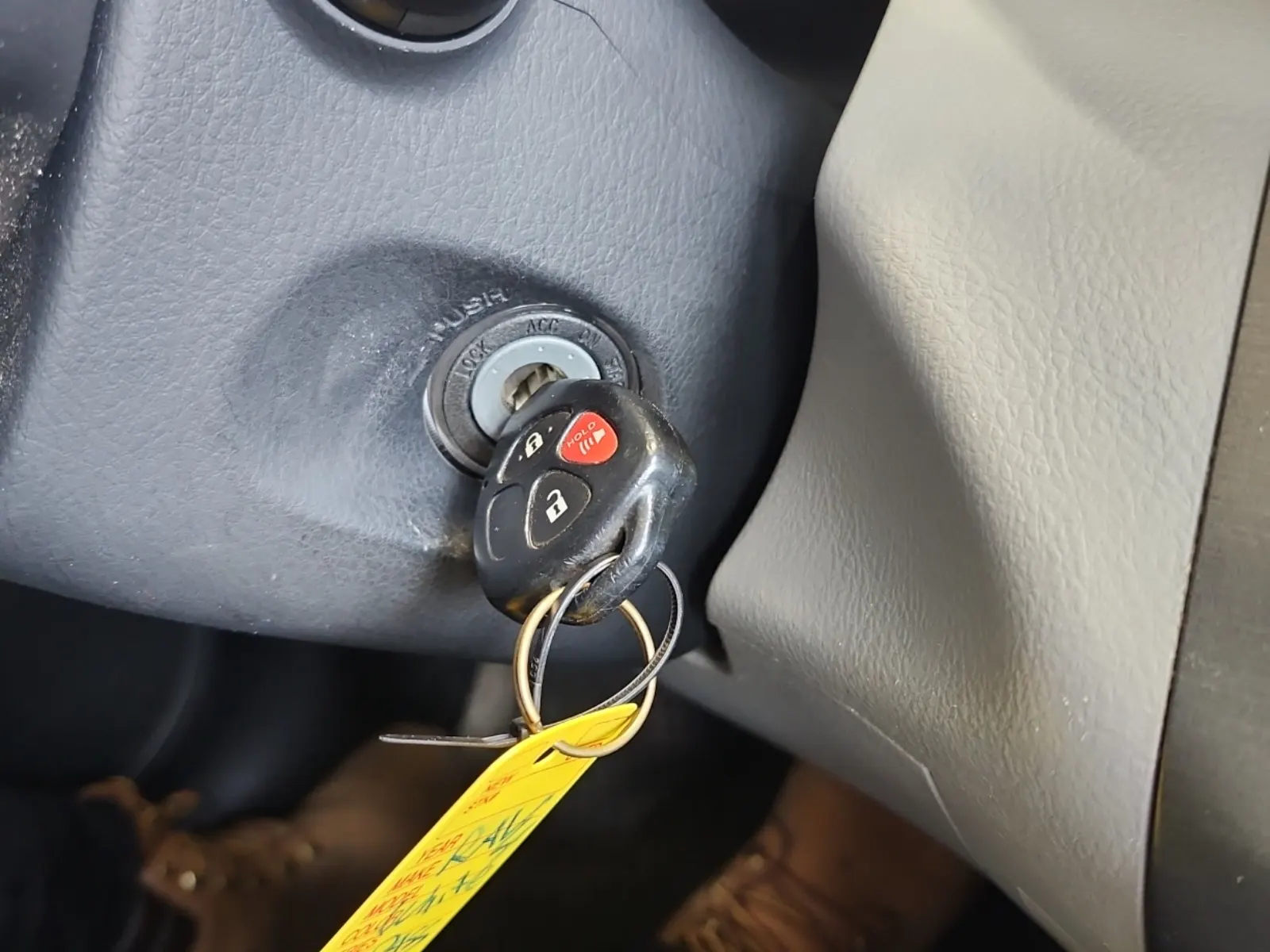 Keys/Fobs/Manual Photo