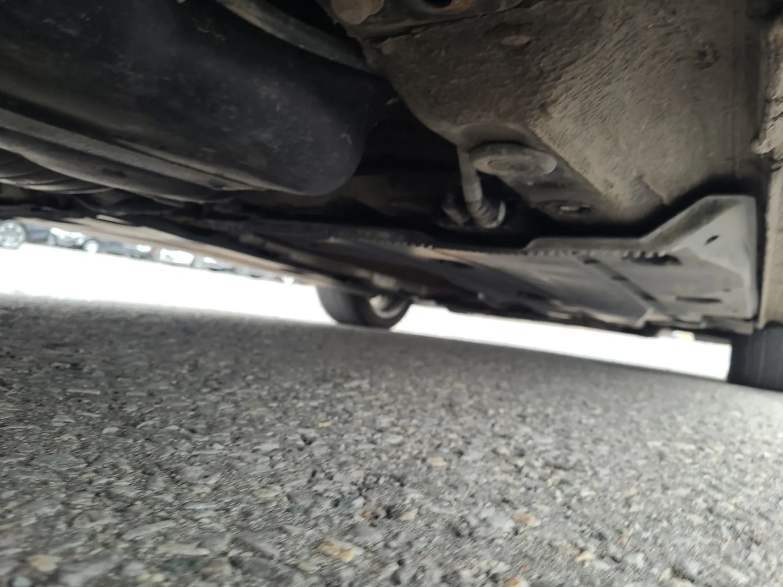 Undercarriage - Passenger Photo
