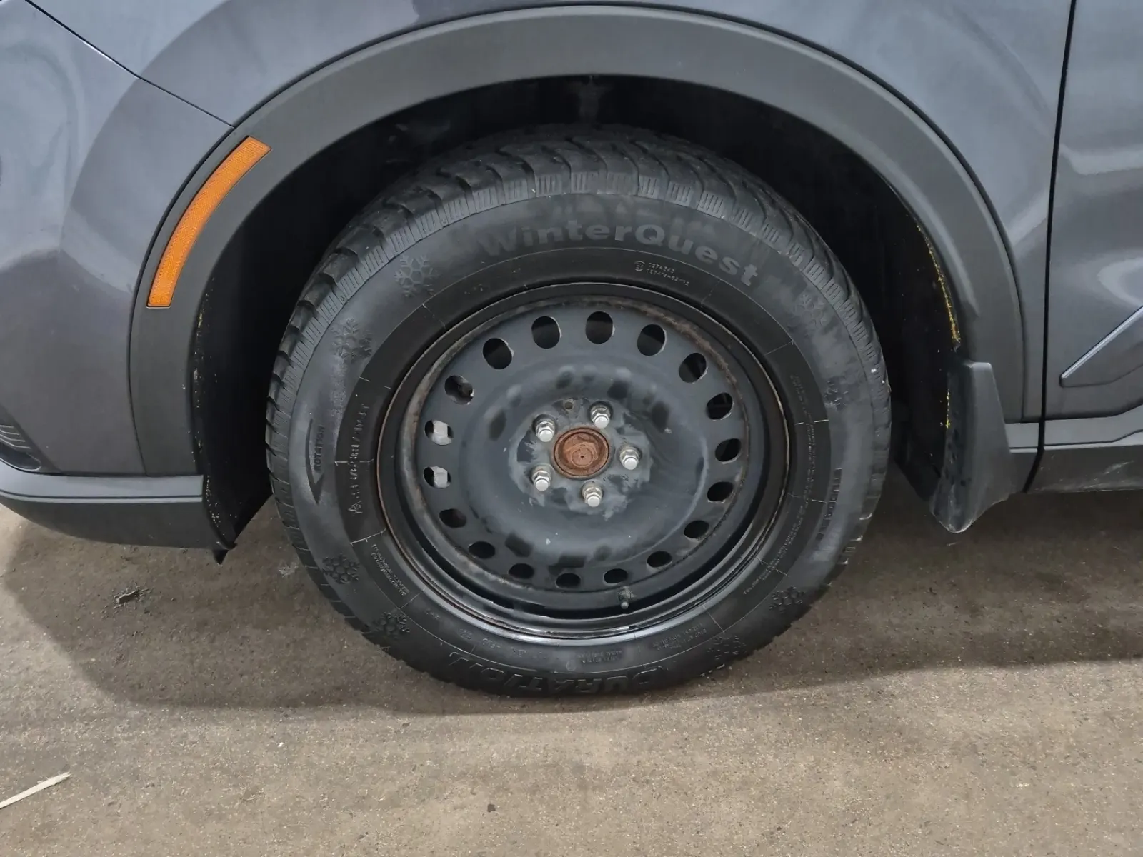 Front driver wheel/tire photo