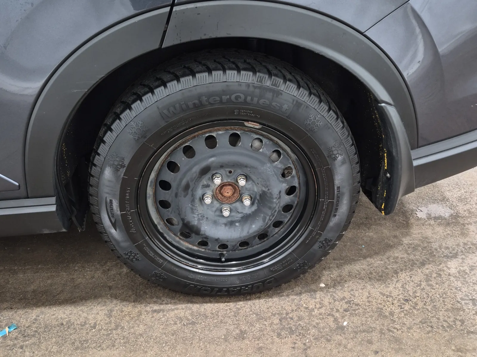 Left Rear Wheel/Tire Photo