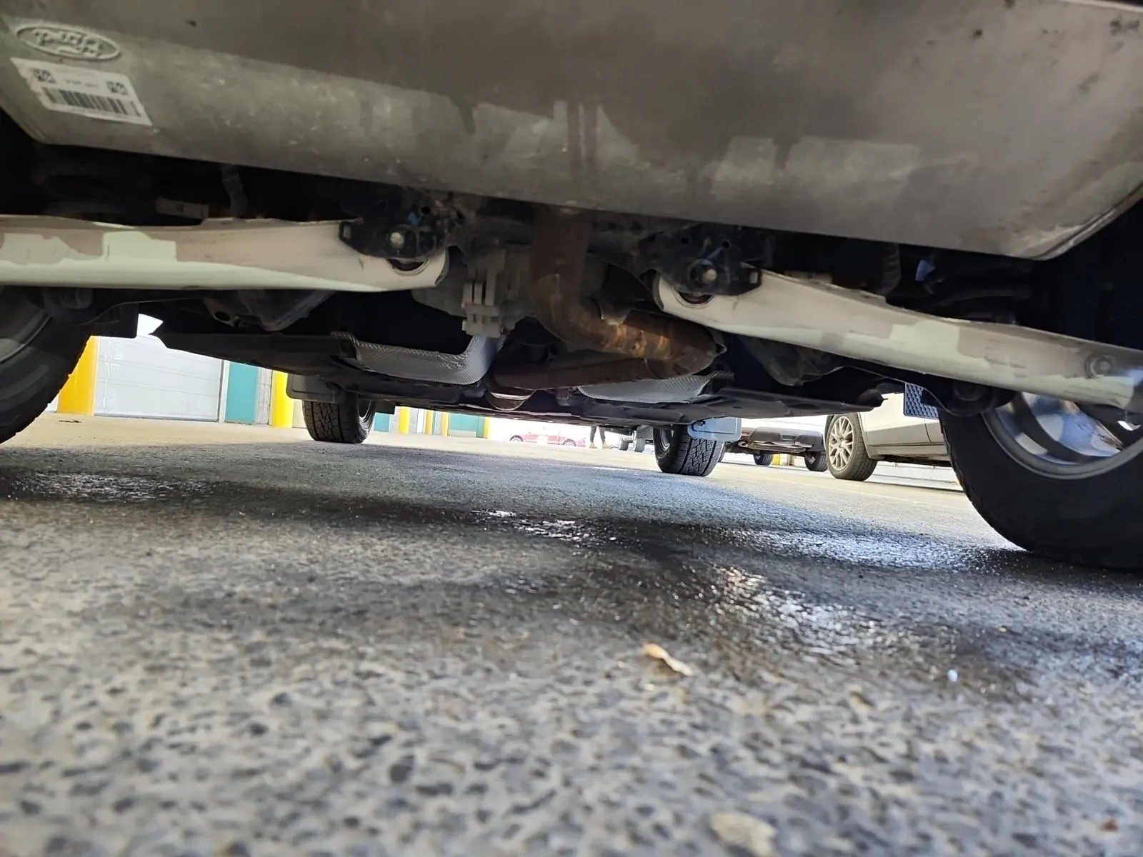 Undercarriage - Rear Photo