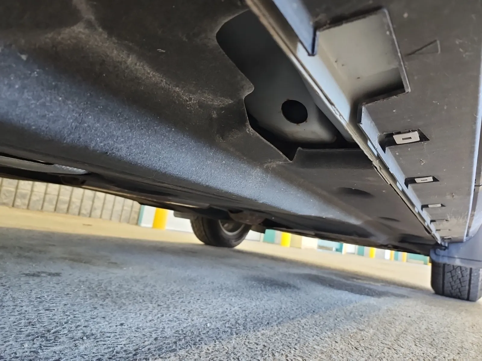 Undercarriage - Passenger Photo