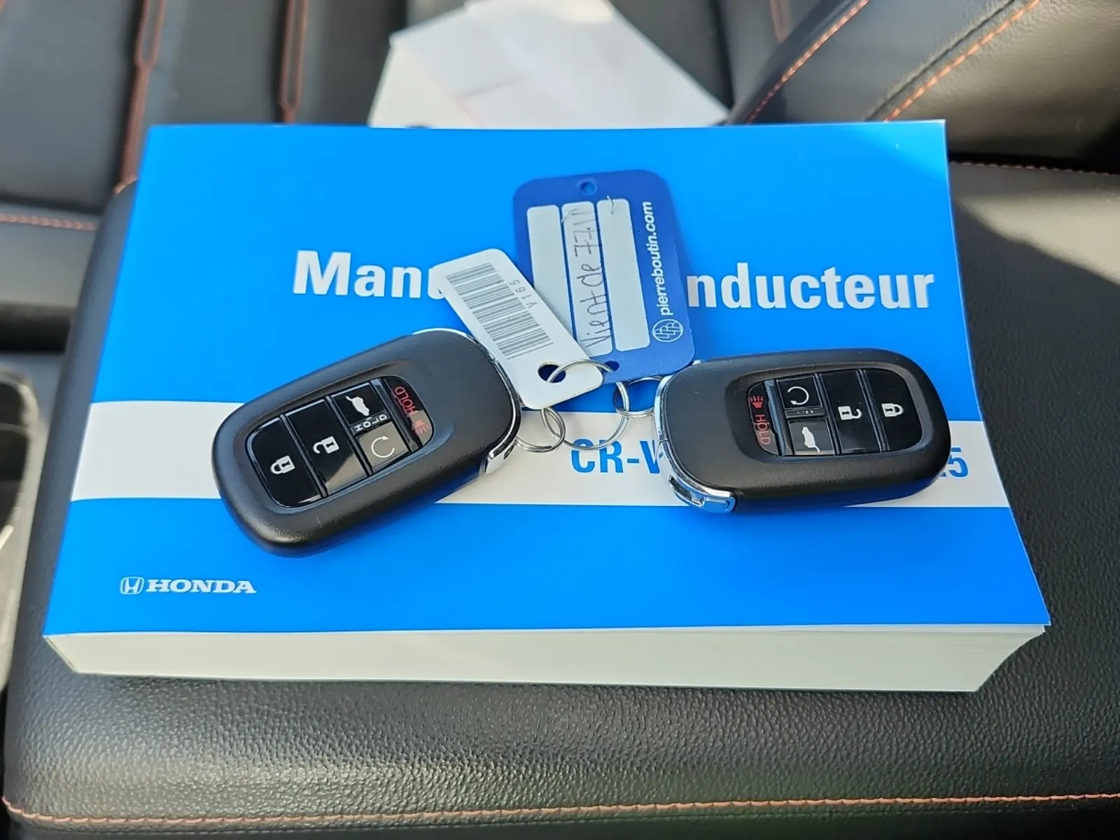 Keys/Fobs/Manual Photo