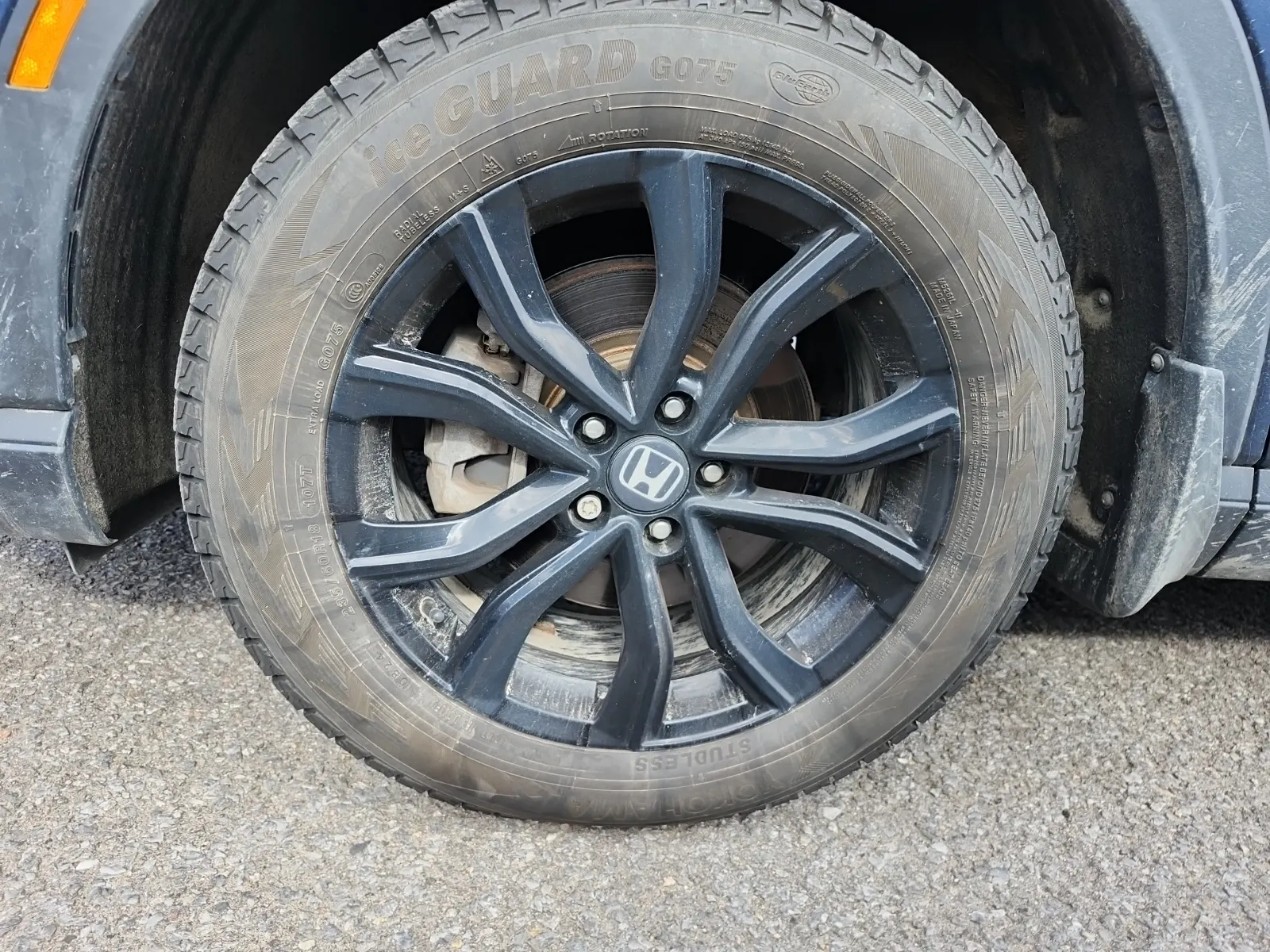 Front driver wheel/tire photo