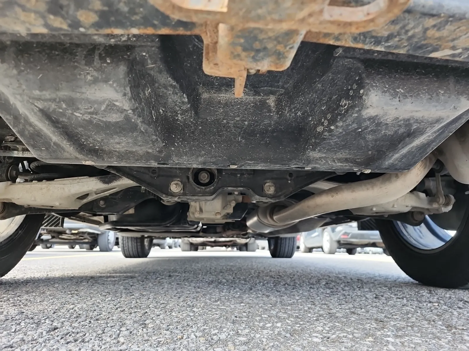Undercarriage - Rear Photo