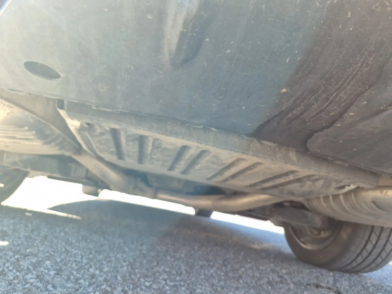 Undercarriage - Rear Photo