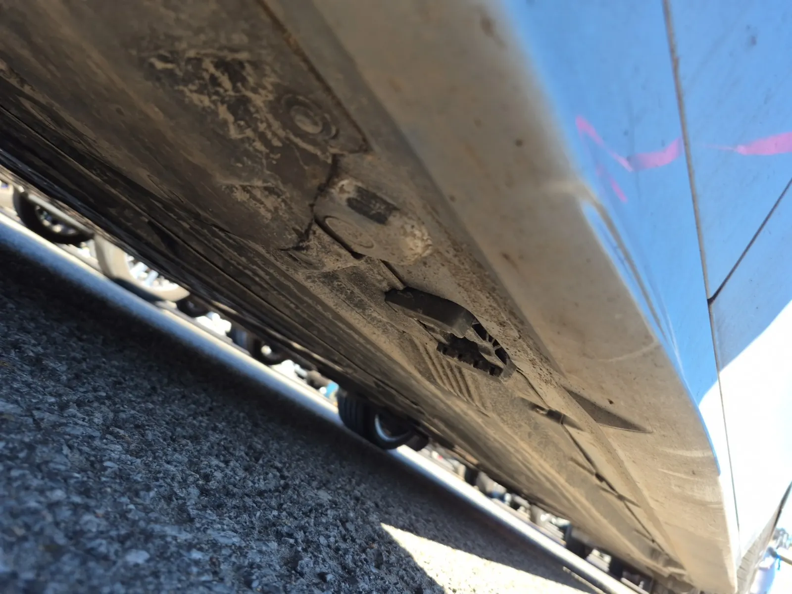 Undercarriage - Driver Photo
