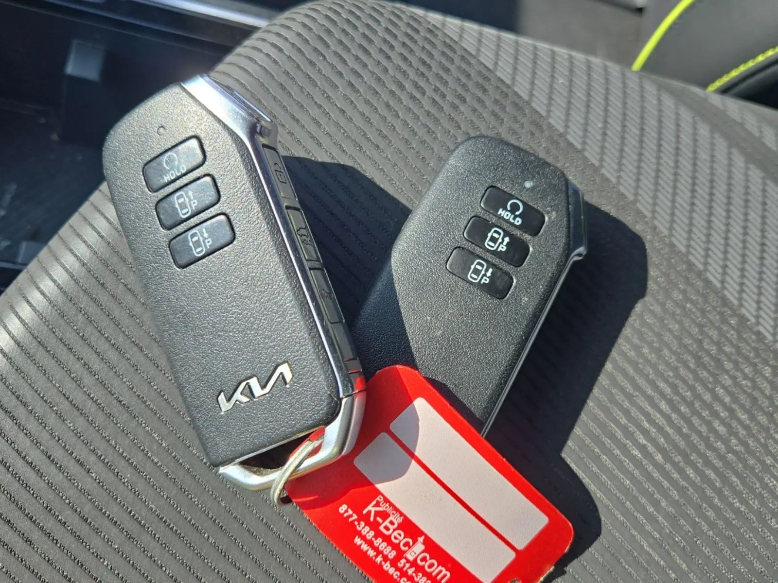 Keys/Fobs/Manual Photo
