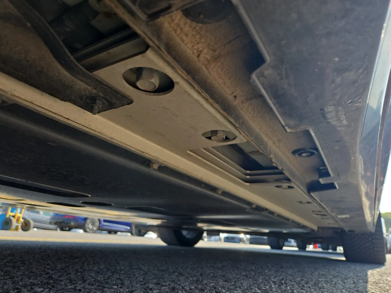 Undercarriage - Passenger Photo
